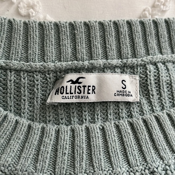 Hollister pale green sweater - Picture 2 of 5